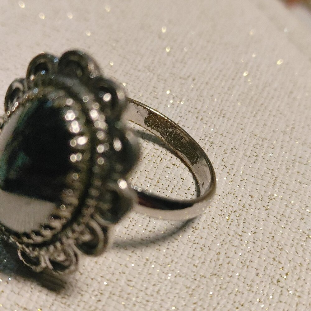 Whiting Davis Vintage Signed Silvertone Ring Size 8 Hematite Stone Oval Design - Picture 2 of 10